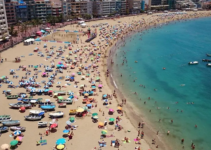 Huge Balcony Over Canteras By Canariasgetaway * 大加那利岛拉斯帕尔马斯